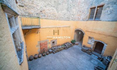 Propriété - 325 m² - 8 pièces