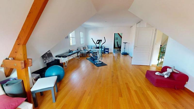Maison - 308 m² - 9 pièces