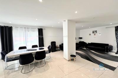 Maison jumelée - 111 m² - 5 pièces