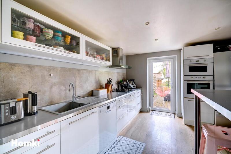 Maison - 181 m² - 6 pièces