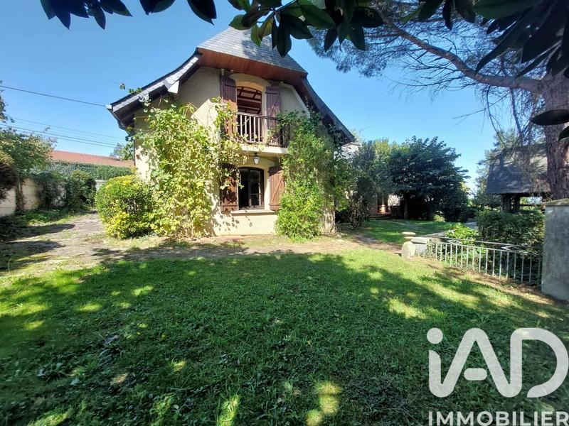 Maison - 389 m² - 10 pièces