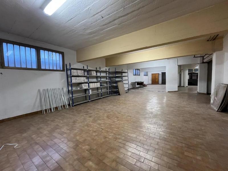 Entrepôt - 190 m²