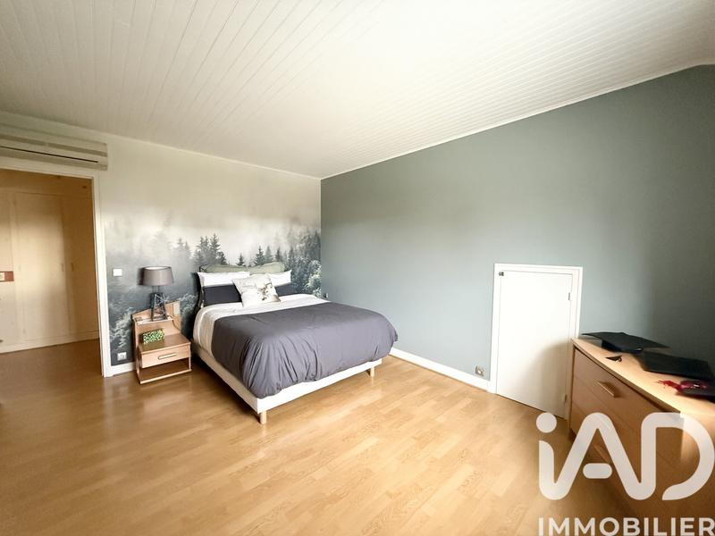 Maison - 323 m² - 9 pièces