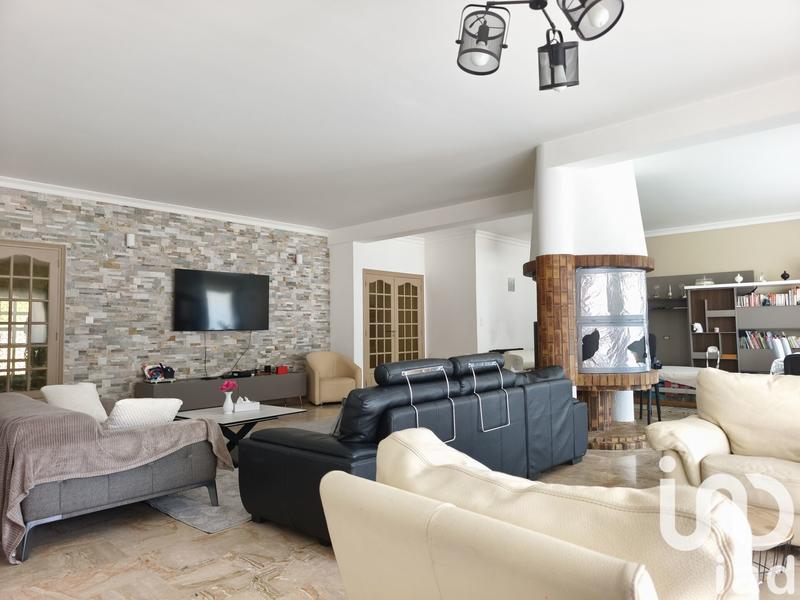 Maison - 303 m² - 9 pièces