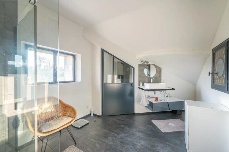 Corps de ferme - 270 m² - 9 pièces