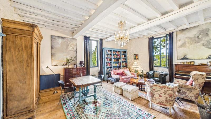 Propriété - 265 m² - 10 pièces