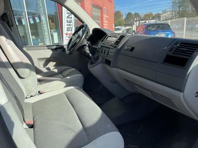 Volkswagen T5 Other Transporteur Fourgon Utilitaires léger en 3 places moteur 2 litres Tdi 102