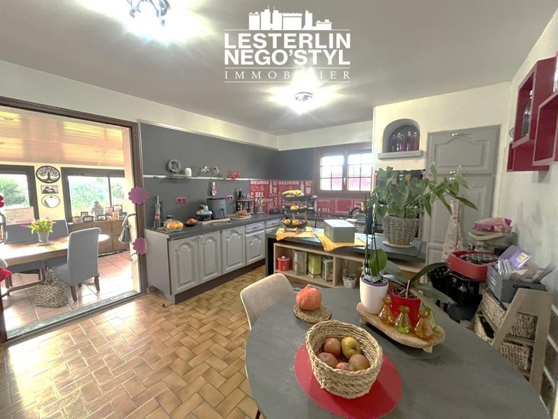 Maison - 201 m² - 6 pièces