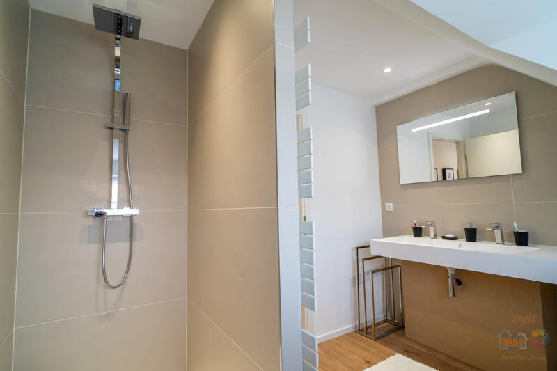 Maison traditionnelle - 291 m² - 8 pièces