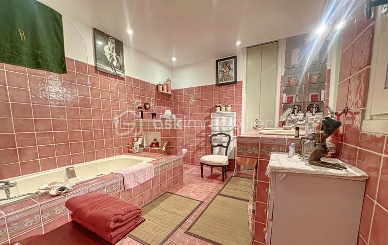 Demeure - 1 412 m² - 7 pièces