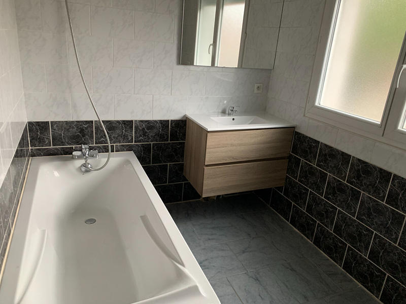 Local d'activité / Entrepôt - 647 m² - 5 pièces