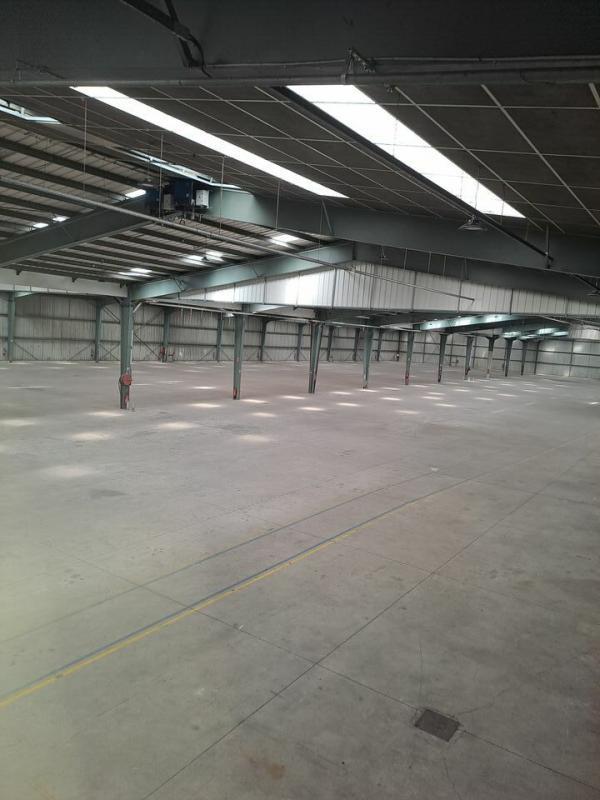 Entrepôt - 9 546 m²