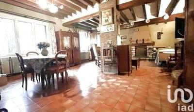 Maison - 198 m² - 6 pièces