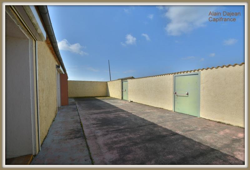 Maison - 300 m² - 1 pièce