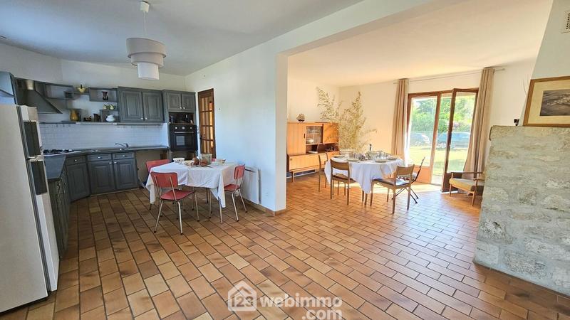 Maison - 231 m² - 10 pièces