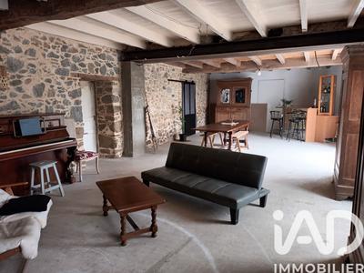 Maison - 228 m² - 8 pièces