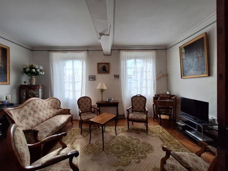 Maison de village - 310 m² - 12 pièces