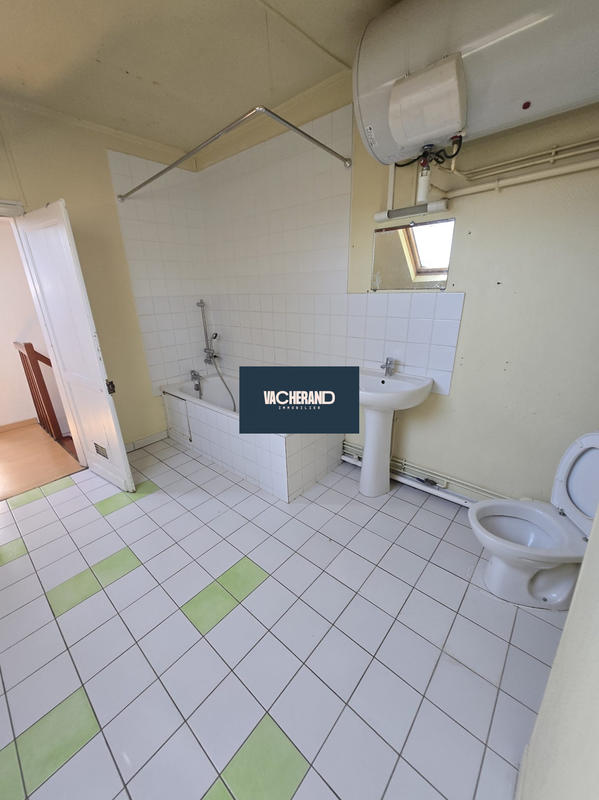 Maison - 92 m² - 6 pièces