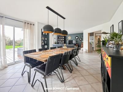 Maison - 151 m² - 6 pièces