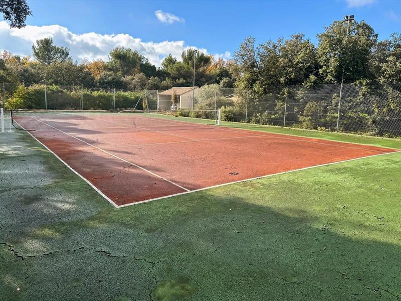 Maison - 230 m² - 11 pièces