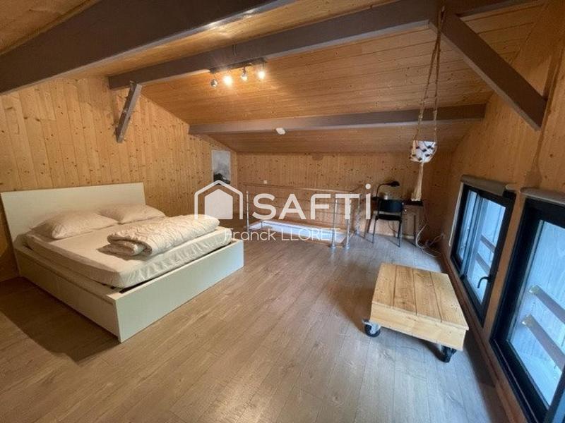 Maison - 300 m² - 11 pièces