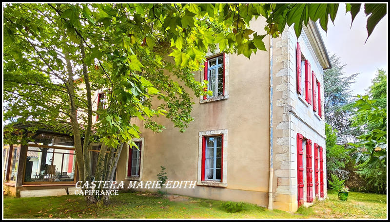 Maison - 372 m² - 15 pièces