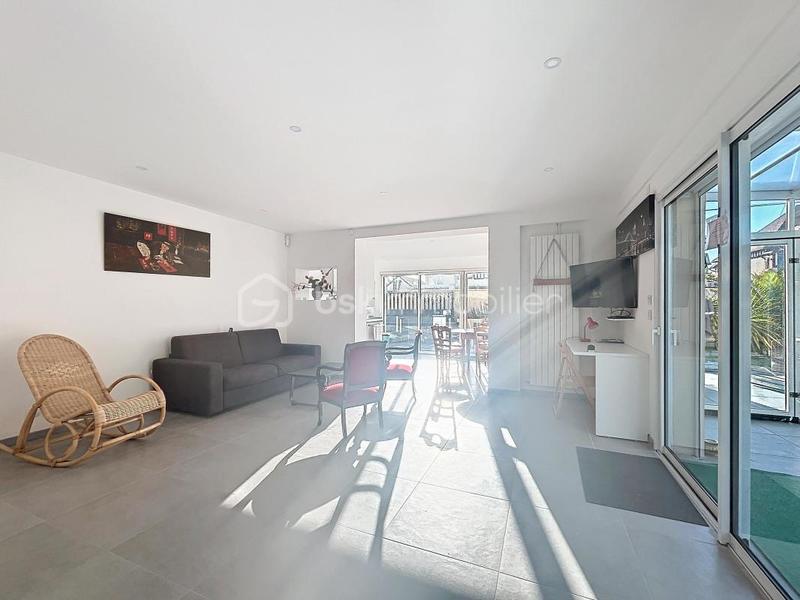 Demeure - 227 m² - 7 pièces