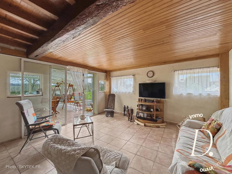 Maison - 280 m² - 6 pièces