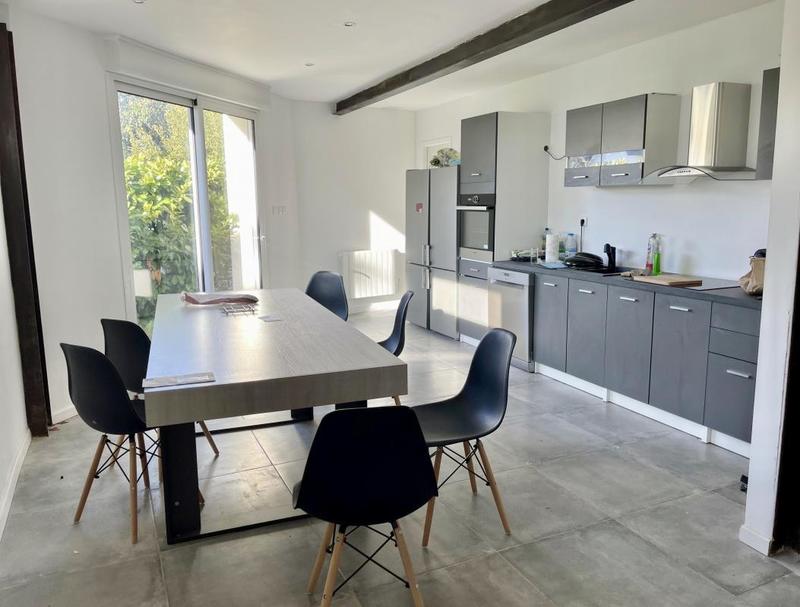 Immeuble - 140 m² - 8 pièces