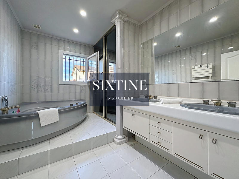 Maison - 150 m² - 7 pièces