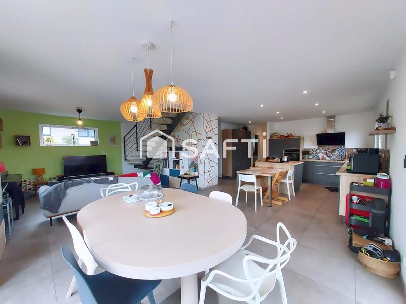 Maison - 158 m² - 7 pièces