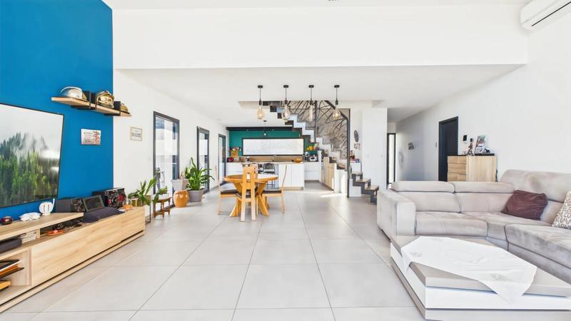 Maison - 138 m² - 6 pièces