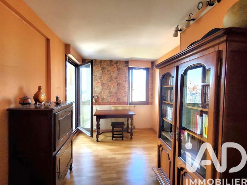 Appartement - 97 m² - 6 pièces