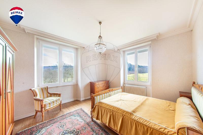 Maison - 206 m² - 9 pièces