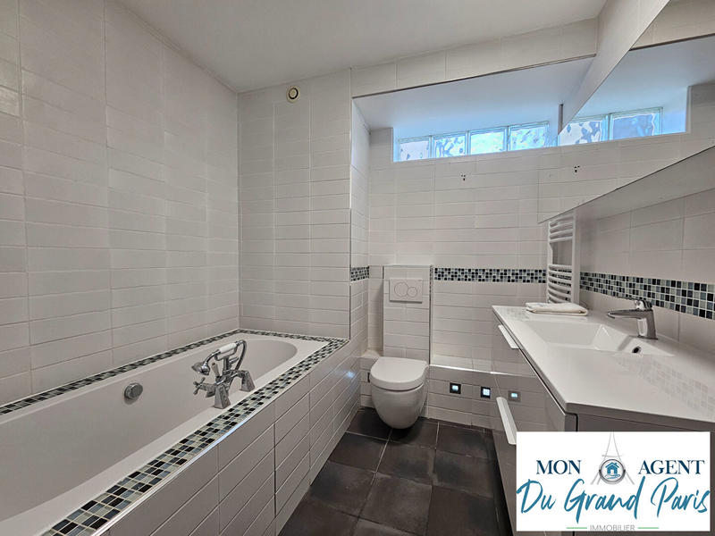 Maison - 185 m² - 7 pièces