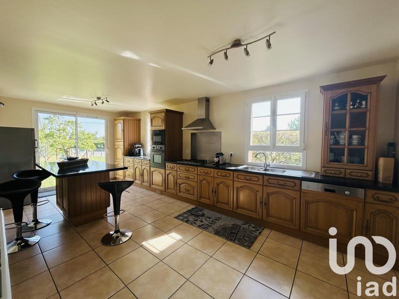 Maison - 256 m² - 8 pièces