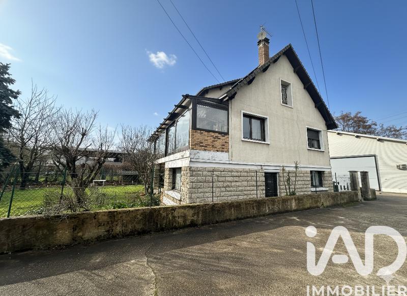 Maison - 182 m² - 9 pièces