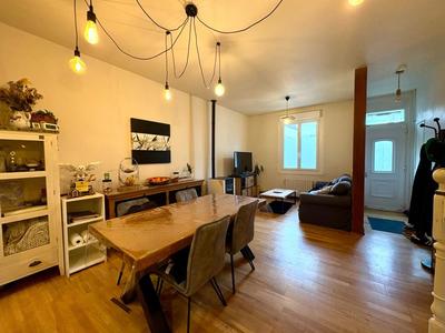 Maison - 95 m² - 4 pièces