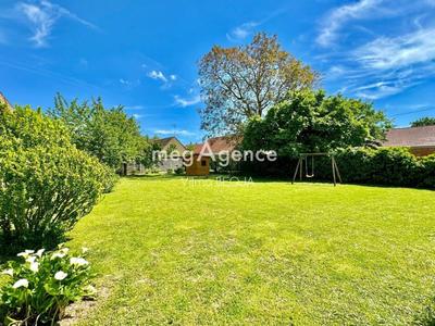 Maison - 208 m² - 8 pièces