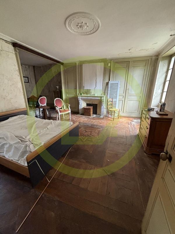 Maison - 216 m² - 8 pièces