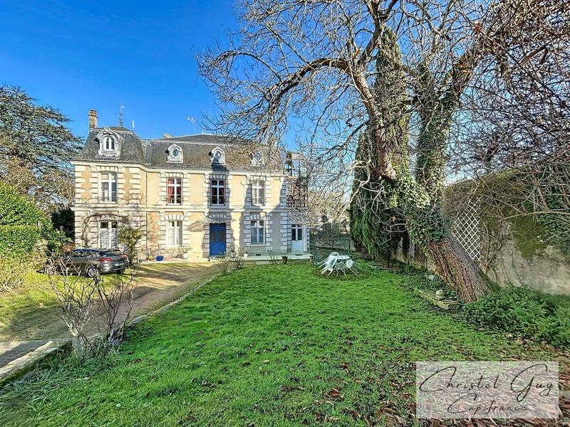 Maison bourgeoise - 337 m² - 10 pièces