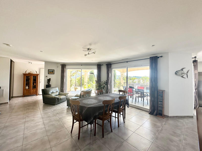 Maison - 150 m² - 4 pièces