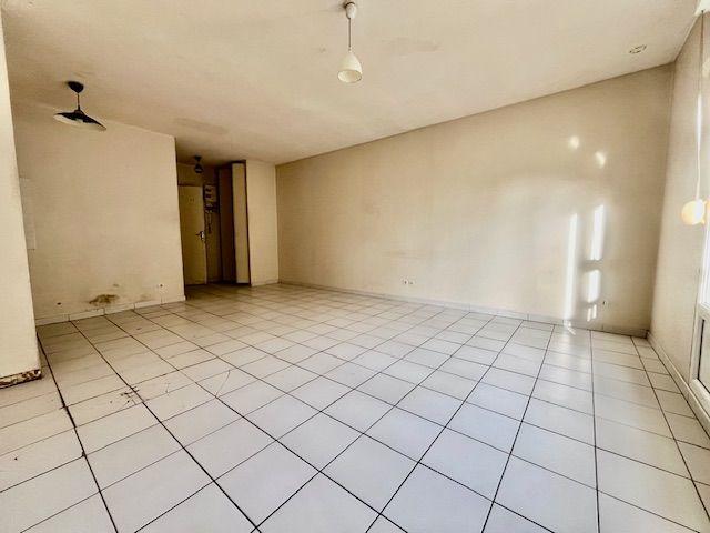 Studio - 30 m² - 1 pièce