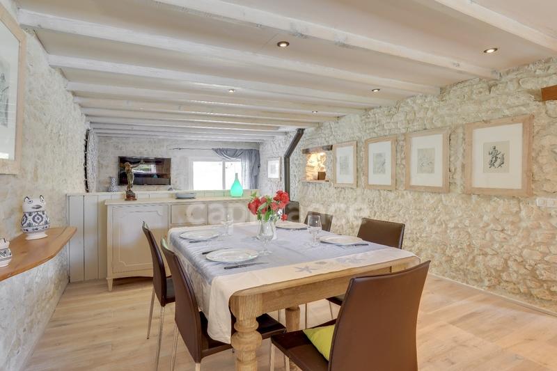 Maison - 267 m² - 8 pièces