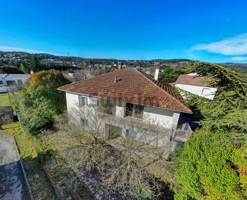 Maison - 100 m² - 6 pièces