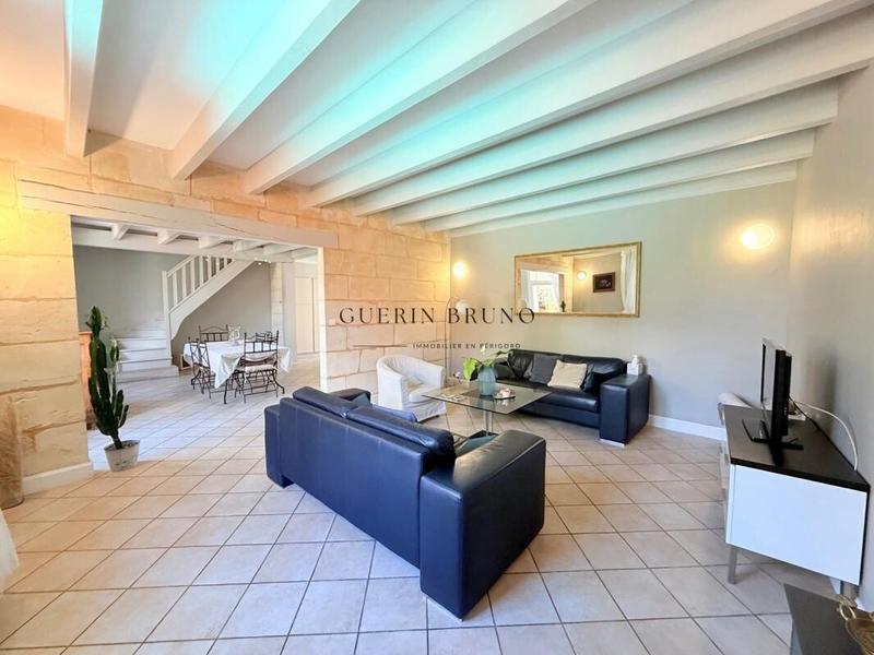 Maison - 201 m² - 7 pièces