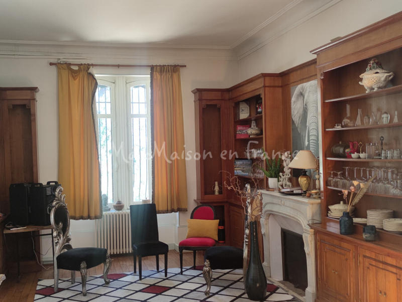 Maison - 585 m² - 12 pièces