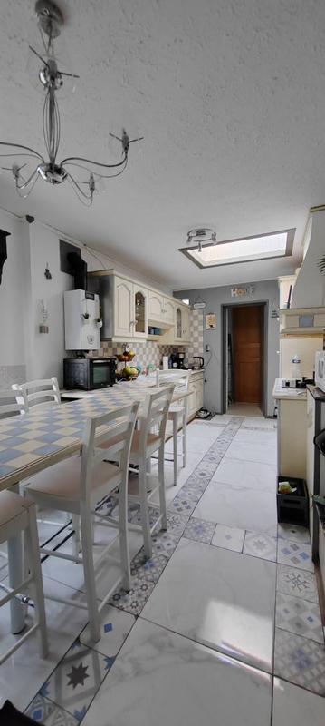 Maison - 100 m² - 8 pièces