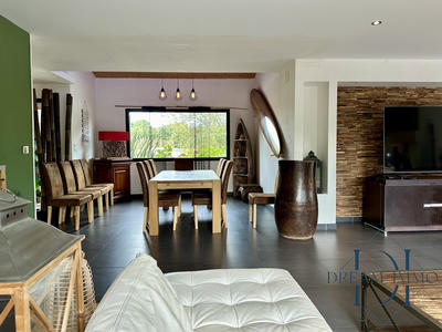 Villa - 400 m² - 12 pièces