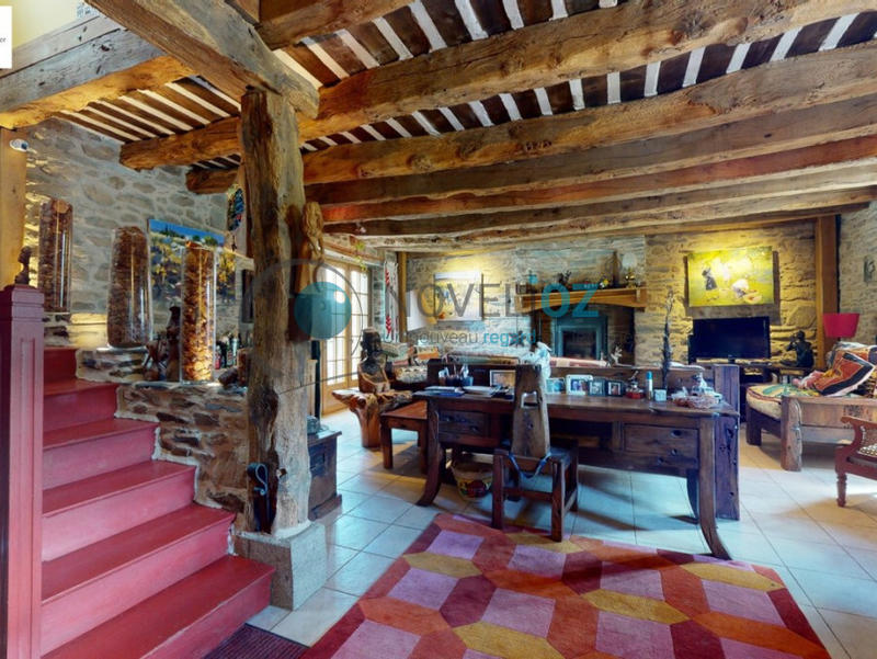 Maison - 259 m² - 8 pièces